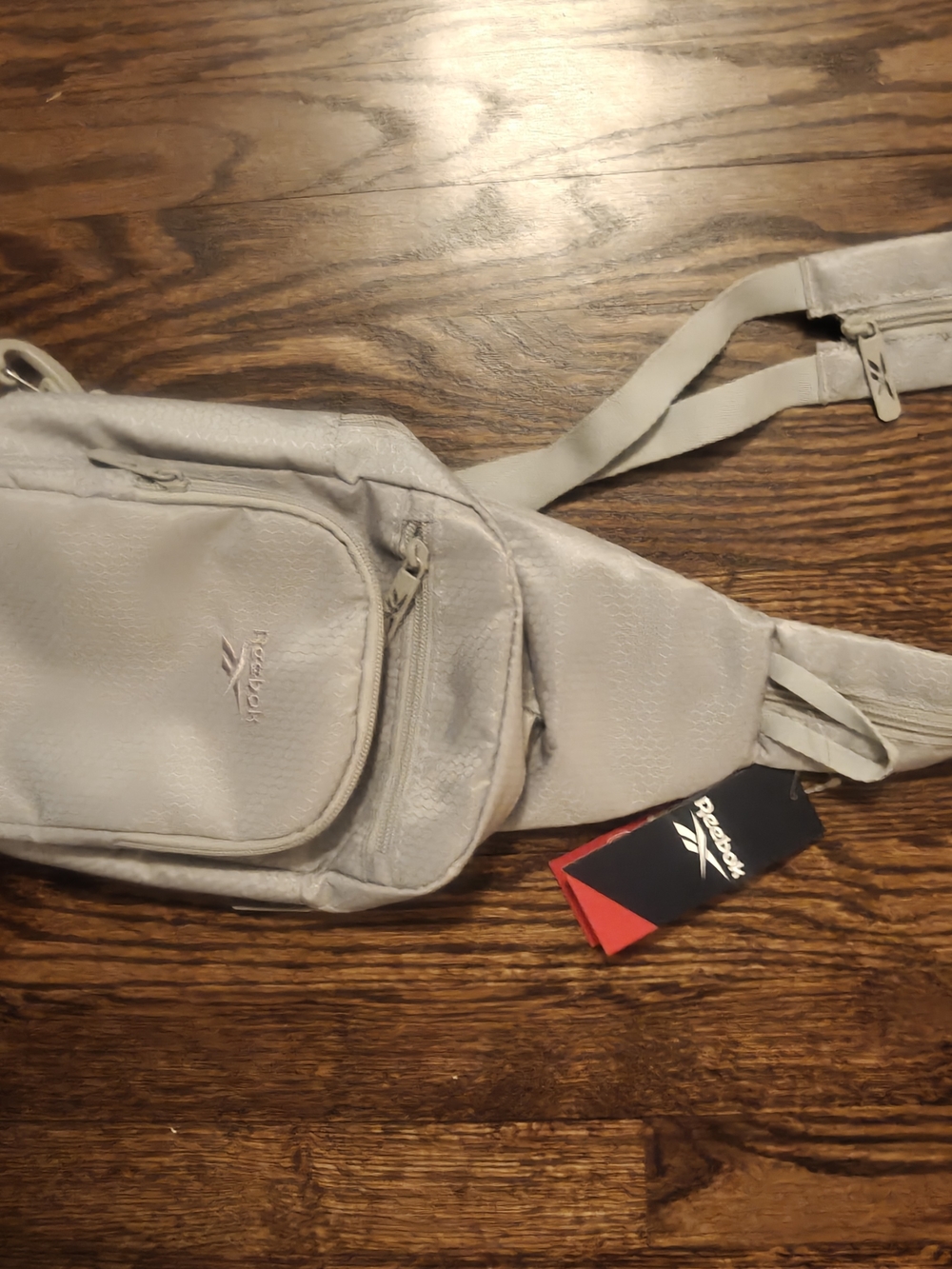 Reebok Gray Sling Bag - Lightweight Crossbody - Picture 3 of 7